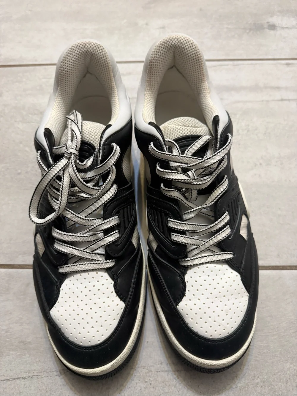 Gucci Black and White Low-Top Sneakers